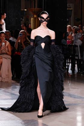 (260708) -- PARIS, July 8, 2026 -- A model presents a creation by Elie Saab during the Haute Couture Week Fall Winter 2026-2027 in Paris, France, July 8, 2026. (MeetEurope Handout via Xinhua) FRANCE-PARIS-HAUTE COUTURE WEEK-ELIE SAAB XinxHuashefa 