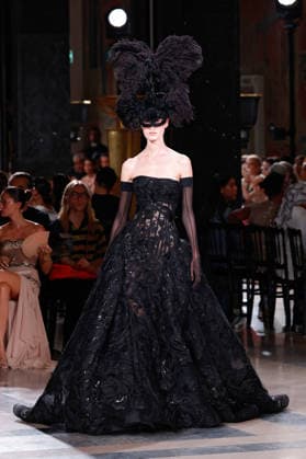 (260708) -- PARIS, July 8, 2026 -- A model presents a creation by Elie Saab during the Haute Couture Week Fall Winter 2026-2027 in Paris, France, July 8, 2026. (MeetEurope Handout via Xinhua) FRANCE-PARIS-HAUTE COUTURE WEEK-ELIE SAAB XinxHuashefa 