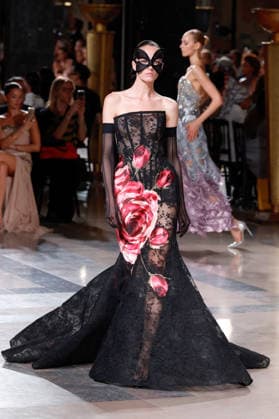 (260708) -- PARIS, July 8, 2026 -- A model presents a creation by Elie Saab during the Haute Couture Week Fall Winter 2026-2027 in Paris, France, July 8, 2026. (MeetEurope Handout via Xinhua) FRANCE-PARIS-HAUTE COUTURE WEEK-ELIE SAAB XinxHuashefa 