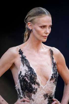 July 8, 2026, Paris, Fra, France: Charlize Theron arrive at the Odyssey premiere in Paris Paris France - ZUMAv140 20260708_zip_v140_008 Copyright: xReginaxVoroninax