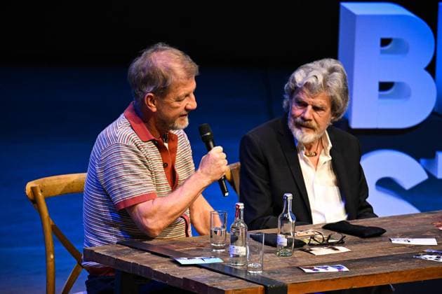 Reinhold Messner und Sönke Wortmann in der Philharmonie Essen ** NUR FÜR REDAKTIONELLE ZWECKE ** EDITORIAL USE ONLY **<p>Sönke Wortmann (l.) und Reinhold Messner im Rahmen der Gesprächsveranstaltung der Brost-Stiftung Kindheit mit Kanten - Wie Herkunft Neugier nährt in der Philharmonie Essen, am 08.07.2026 in Essen. Reinhold Messner und Sönke Wortmann sprechen über ihre Kindheit. Der Abend wurde von Sabine Heinrich moderiert. Deutschland NRW Essen Copyright: SocratesxTassos *** Reinhold Messner and Sönke Wortmann at the Philharmonie Essen ** FOR EDITORIAL USE ONLY ** EDITORIAL USE ONLY ** p Sönke Wortmann l and Reinhold Messner as part of the Brost Foundation’s discussion event Childhood with Edges: How Background Fuels Curiosity Copyright: SocratesxTassos doc86mtcno1x76133k7meub ,EDITORIAL USE ONLY