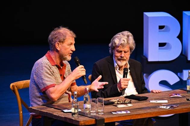 Reinhold Messner und Sönke Wortmann in der Philharmonie Essen ** NUR FÜR REDAKTIONELLE ZWECKE ** EDITORIAL USE ONLY **<p>Sönke Wortmann (l.) und Reinhold Messner im Rahmen der Gesprächsveranstaltung der Brost-Stiftung Kindheit mit Kanten - Wie Herkunft Neugier nährt in der Philharmonie Essen, am 08.07.2026 in Essen. Reinhold Messner und Sönke Wortmann sprechen über ihre Kindheit. Der Abend wurde von Sabine Heinrich moderiert. Deutschland NRW Essen Copyright: SocratesxTassos *** Reinhold Messner and Sönke Wortmann at the Philharmonie Essen ** FOR EDITORIAL USE ONLY ** EDITORIAL USE ONLY ** p Sönke Wortmann l and Reinhold Messner as part of the Brost Foundation’s discussion event Childhood with Edges: How Background Fuels Curiosity Copyright: SocratesxTassos doc86mtclk204p1bk6291ux6 ,EDITORIAL USE ONLY