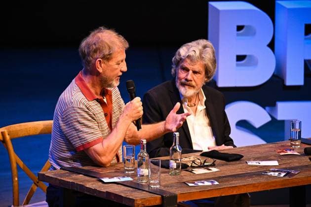 Reinhold Messner und Sönke Wortmann in der Philharmonie Essen ** NUR FÜR REDAKTIONELLE ZWECKE ** EDITORIAL USE ONLY **<p>Sönke Wortmann (l.) und Reinhold Messner im Rahmen der Gesprächsveranstaltung der Brost-Stiftung Kindheit mit Kanten - Wie Herkunft Neugier nährt in der Philharmonie Essen, am 08.07.2026 in Essen. Reinhold Messner und Sönke Wortmann sprechen über ihre Kindheit. Der Abend wurde von Sabine Heinrich moderiert. Deutschland NRW Essen Copyright: SocratesxTassos *** Reinhold Messner and Sönke Wortmann at the Philharmonie Essen ** FOR EDITORIAL USE ONLY ** EDITORIAL USE ONLY ** p Sönke Wortmann l and Reinhold Messner as part of the Brost Foundation’s discussion event Childhood with Edges: How Background Fuels Curiosity Copyright: SocratesxTassos doc86mtcm24uvb1e2907etz ,EDITORIAL USE ONLY