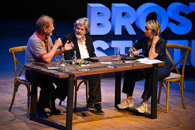 Reinhold Messner und Sönke Wortmann in der Philharmonie Essen ** NUR FÜR REDAKTIONELLE ZWECKE ** EDITORIAL USE ONLY **<p>Sönke Wortmann (l.) und Reinhold Messner im Rahmen der Gesprächsveranstaltung der Brost-Stiftung Kindheit mit Kanten - Wie Herkunft Neugier nährt in der Philharmonie Essen, am 08.07.2026 in Essen. Reinhold Messner und Sönke Wortmann sprechen über ihre Kindheit. Der Abend wurde von Sabine Heinrich moderiert. Deutschland NRW Essen Copyright: SocratesxTassos *** Reinhold Messner and Sönke Wortmann at the Philharmonie Essen ** FOR EDITORIAL USE ONLY ** EDITORIAL USE ONLY ** p Sönke Wortmann l and Reinhold Messner as part of the Brost Foundation’s discussion event Childhood with Edges: How Background Fuels Curiosity Copyright: SocratesxTassos doc86mtcnjjzn91if2iu1zfl ,EDITORIAL USE ONLY
