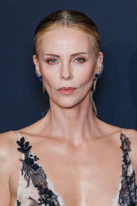 The Odyssey premiere at Le Grand Rex theater Celebrities arrive on the red carpet Charlize Theron 458058 July 8, 2026  Copyright: xSebastienxFremontx xStarfacex STAR_458058_069