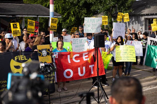 July 8, 2026, Houston, Texas, USA: During a protest opposing ICE agents following the death of Lorenzo Salgado Araujos, protesters yell in Magnolia Park, Wednesday, July 8, in Houston, Texas. Houston USA - ZUMAg287 20260708_zsp_g287_014 Copyright: xMatthewxGuzmanx