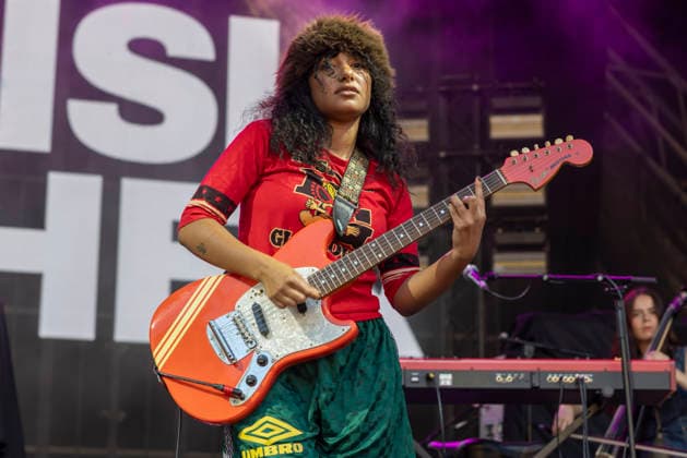 English Teacher perform at Castlefield Bowl Lily Fontaine of English Teacher performs at Castlefield Bowl, Manchester, England, 8th July 2026, Credit:Mike Gray MIKE GRAY - B4227 Avalon  Copyright: xMikexGrayx xMIKExGRAYx-xB4227x xAvalonx 1115343928