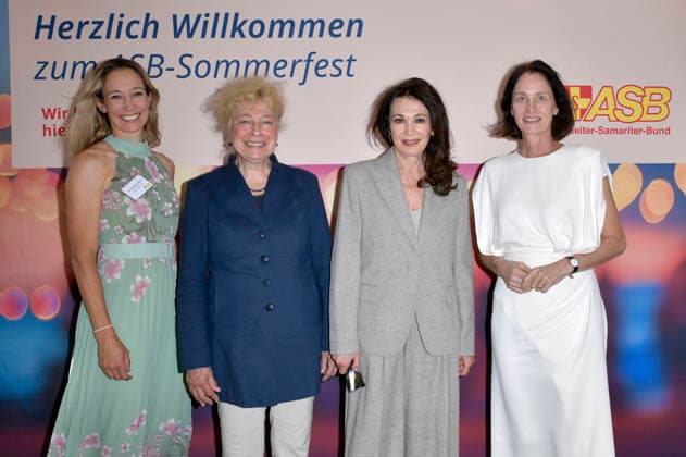 Christine Theiss, Gesine Schwan, Iris Berben und Katarina Barley beim ASB-Sommerfest und Verleihung des Annemarie-Renger-Preises 2026 an Iris Berben im Haus der Kulturen der Welt. Berlin, 08.07.2026 *** Christine Theiss, Gesine Schwan, Iris Berben, and Katarina Barley at the ASB Summer Festival and the 2026 Annemarie Renger Prize award ceremony honoring Iris Berben at the Haus der Kulturen der Welt in Berlin, July 8, 2026 Foto:xM.xBehrensx xFuturexImagex asb_6705