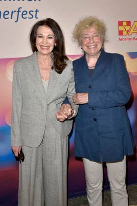 Iris Berben und Gesine Schwan beim ASB-Sommerfest und Verleihung des Annemarie-Renger-Preises 2026 an Iris Berben im Haus der Kulturen der Welt. Berlin, 08.07.2026 *** Iris Berben and Gesine Schwan at the ASB Summer Festival and the 2026 Annemarie Renger Prize award ceremony for Iris Berben at the Haus der Kulturen der Welt in Berlin, July 8, 2026 Foto:xM.xBehrensx xFuturexImagex asb_6707