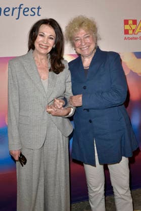 Iris Berben und Gesine Schwan beim ASB-Sommerfest und Verleihung des Annemarie-Renger-Preises 2026 an Iris Berben im Haus der Kulturen der Welt. Berlin, 08.07.2026 *** Iris Berben and Gesine Schwan at the ASB Summer Festival and the 2026 Annemarie Renger Prize award ceremony for Iris Berben at the Haus der Kulturen der Welt in Berlin, July 8, 2026 Foto:xM.xBehrensx xFuturexImagex asb_6708