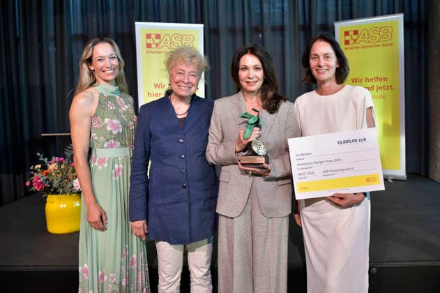 Christine Theiss, Gesine Schwan, Iris Berben und Katarina Barley beim ASB-Sommerfest und Verleihung des Annemarie-Renger-Preises 2026 an Iris Berben im Haus der Kulturen der Welt. Berlin, 08.07.2026 *** Christine Theiss, Gesine Schwan, Iris Berben, and Katarina Barley at the ASB Summer Festival and the 2026 Annemarie Renger Prize award ceremony honoring Iris Berben at the Haus der Kulturen der Welt in Berlin, July 8, 2026 Foto:xM.xBehrensx xFuturexImagex asb_6722