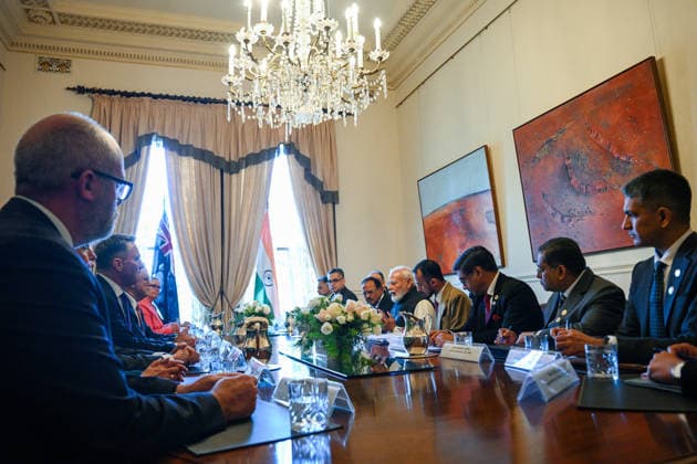 NARENDRA MODI AUSTRALIA VISIT, Australia s Prime Minister Anthony Albanese (centre left) and India s Prime Minister Narendra Modi (centre right) attend the Annual Leaders Summit alongside members of parliament at Government House in Melbourne, Thursday, July 9, 2026. ( NO ARCHIVING, POOL MELBOURNE VICTORIA AUSTRALIA  Copyright: xIzharxKhanx 20260709114899977777