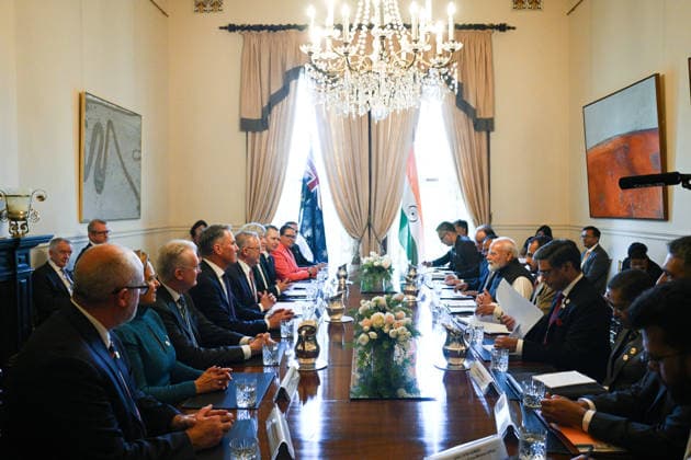 NARENDRA MODI AUSTRALIA VISIT, Australia s Prime Minister Anthony Albanese (centre left) and India s Prime Minister Narendra Modi (centre right) attend the Annual Leaders Summit alongside members of parliament at Government House in Melbourne, Thursday, July 9, 2026. ( NO ARCHIVING, POOL MELBOURNE VICTORIA AUSTRALIA  Copyright: xIzharxKhanx 20260709158083189762