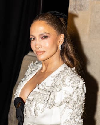 Jennifer Lopez at the Zuhair Murad Fall Winter 2026–2027 Haute Couture Collection fashion show during Paris Fashion Week (PFW) on July 8, 2026. Photo by Jérémy Melloul, Bestimage. Jennifer Lopez at the Zuhair Murad Fall Winter 2026–2027 Haute Couture Collection fashion show during Paris Fashion Week (PFW) on July 8, 2026, in Paris, France  Copyright: xJeremyxMelloulx xBestimagexJeremyxMelloulx xBestimagex