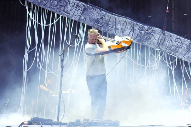 08.07.2026, Queens Of The Stone Age, Josh Homme live im Olympiastadion, Berlin, Berlin Berlin *** July 8, 2026, Queens of the Stone Age, Josh Homme live at the Olympic Stadium, Berlin, Berlin Berlin