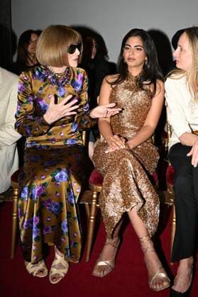Anna Wintour and Isha Ambani at the Manish Malhotra Fall Winter 2026–2027 Haute Couture Collection fashion show during Paris Fashion Week (PFW) on July 8, 2026. Gedeon Taieb, Bestimage. Manish Malhotra’s fashion show, Autumn Winter 2026–2027 Haute Couture Collection, at Paris Fashion Week (PFW) on July 8, 2026, Paris, France  Copyright: xGedeonxTaiebx xBestimagexGedeonxTaiebx xBestimagex