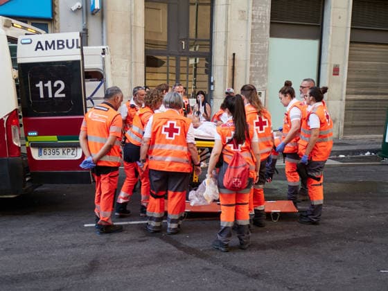 Third bull run of the 2026 San Fermín Festival, featuring bulls from the Victoriano del Río ranch. An injured person is treated by Red Cross volunteers during the third bull run of the 2026 San Fermín Festival, on July 9, 2026, in Pamplona, Navarre, Spain. On this occasion, the third running of the San Fermín festival featured bulls from the Victoriano del Río ranch in Spain.  Copyright: xEduardoxSanzx 7654905