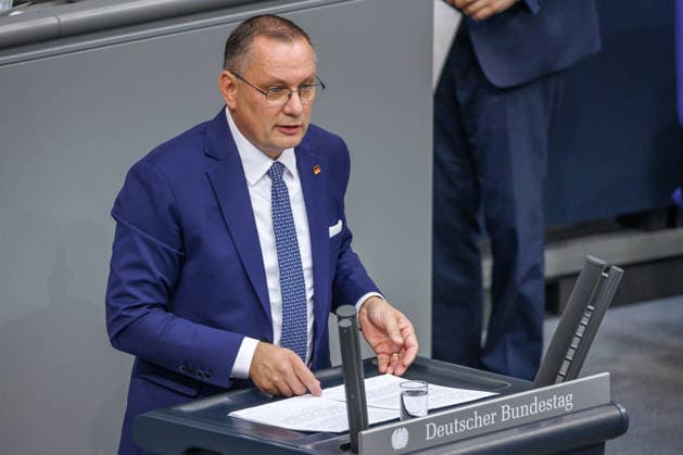 Bundestag Tino Chrupalla (AfD) im Deutschen Bundestag am 09.07.26 in Berlin. Berlin Berlin Deutschland Bundestag
