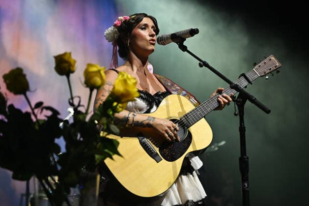 Sierra Ferrell performing at Forum in London LONDON, ENGLAND - JULY 07: Sierra Ferrell performing at Forum, Kentish Town on July 07, 2026 in London, England. CAP MAR MAR Great Britain UK Copyright: xMartinxHarris CapitalxPicturesx