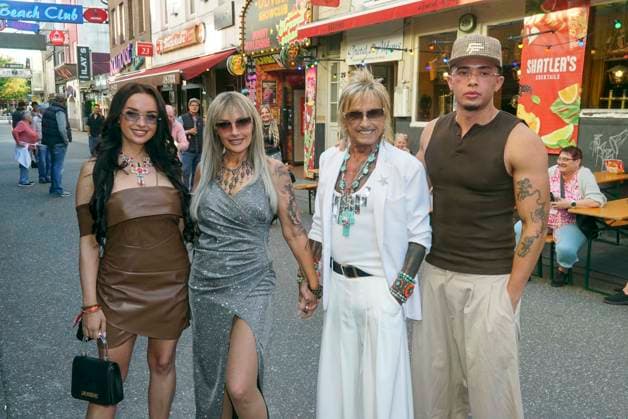 CNTV OLIVIA- Dianne Rossi, Angel, Bert Wollersheim, Alain Wollersheim zu Gast auf der Olivia Jones Sommerparty Grosse Freiheit in St.Pauli Hamburg am 08.07.2026 Hamburg Deutschland *** CNTV OLIVIA Dianne Rossi, Angel, Bert Wollersheim, and Alain Wollersheim as guests at the Olivia Jones Summer Party at Grosse Freiheit in St. Pauli, Hamburg, on July 8, 2026, Hamburg, Germany