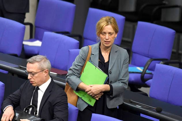 Karin Prien in der 89. Sitzung des 21. Deutschen Bundestages im Reichstagsgebäude. Berlin, 09.07.2026 *** Karin Prien at the 89th session of the 21st German Bundestag in the Reichstag building in Berlin, July 9, 2026 Foto:xF.xKernx xFuturexImagex bundestagssitzung89_6715