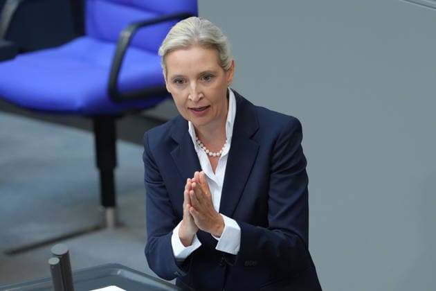 Deutscher Bundestag, 89. Plenarsitzung Alice Weidel (AfD) im Portrait mit kraftvoller Mimik und Gestik bei ihrer Rede nach der Regierungserklaerung des Bundeskanzler bei der 89. Sitzung des Deutschen Bundestag in Berlin, 09.07.2026 Berlin Berlin Deutschland *** German Bundestag, 89th Plenary Session: A portrait of Alice Weidel of the AfD, displaying powerful facial expressions and gestures during her speech following the Chancellor’s policy address at the 89th session of the German Bundestag in Berlin, July 9, 2026, Berlin, Germany