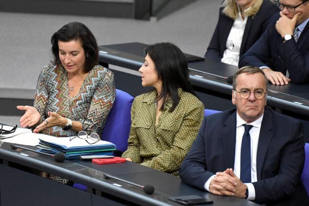 Dorothee Bär, Katherina Reiche und Boris Pistorius in der 89. Sitzung des 21. Deutschen Bundestages im Reichstagsgebäude. Berlin, 09.07.2026 *** Dorothee Bär, Katherina Reiche, and Boris Pistorius at the 89th session of the 21st German Bundestag in the Reichstag building in Berlin, July 9, 2026 Foto:xF.xKernx xFuturexImagex bundestagssitzung89_6753