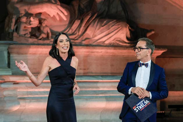 July 8, 2026, Rome, Rome, Italy: Hosts Gloria Campaner and Pino Strabioli during the final evening of the eightieth edition of the Strega Prize literary competition in Piazza del Campidoglio, Rome, 08 07 2026 Rome Italy  - ZUMAa289 20260708_zia_a289_250 Copyright: xRiccardoxDexLucax xAgfx