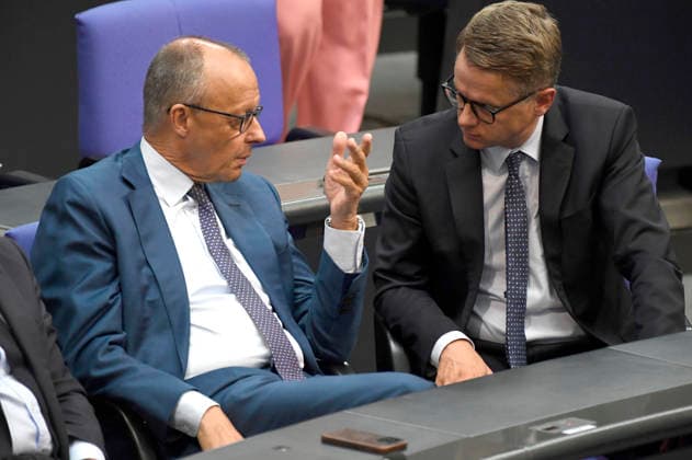 Friedrich Merz und Carsten Linnemann in der 89. Sitzung des 21. Deutschen Bundestages im Reichstagsgebäude. Berlin, 09.07.2026 *** Friedrich Merz and Carsten Linnemann at the 89th session of the 21st German Bundestag in the Reichstag building in Berlin, July 9, 2026 Foto:xF.xKernx xFuturexImagex bundestagssitzung89_6801