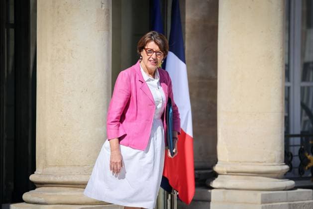 Paris, France le 09 juillet 2026 - Sortie du Conseil des ministres au palais de l Elysee - Exit of the Council of Ministers at the Elysee Palace Ici Mme Annie GENEVARD, ministre de l Agriculture, de l Agro-alimentaire et de la Souverainete alimentaire  Copyright: xSebastienxTOUBONx