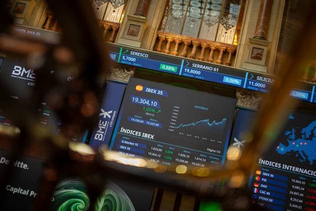 July 9, 2026, Madrid, Madrid, Spain: The screens of the Madrid Stock Exchange, IBEX 35, display economic indicators..The Madrid Stock Exchange is trading higher today, Thursday, July 9, 2026. After suffering its worst session in months on Wednesday due to tensions in the Middle East and threats of US tariffs, the market has regained confidence. Madrid Spain - ZUMAs197 20260709_aaa_s197_002 Copyright: xSOPAxImagesx