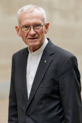09.07.2026. Düsseldorf. Pfarrer Franz Meurer aus Köln wird mit der Mevlüde-Genc-Medaille des Landes Nordrhein-Westfalen ausgezeichnet. Düsseldorf Staatskanzlei, Horionplatz 1 Nordrhein-Westfalen Deutschland *** July 9, 2026, Düsseldorf: Pastor Franz Meurer from Cologne is awarded the Mevlüde Genc Medal by the State of North Rhine-Westphalia. Düsseldorf State Chancellery, Horionplatz 1, North Rhine-Westphalia, Germany