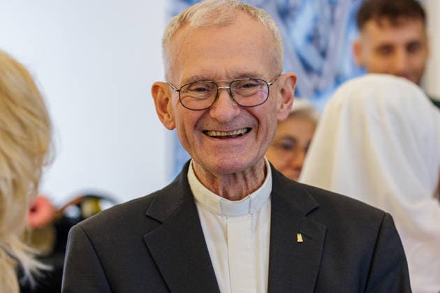 09.07.2026. Düsseldorf. Pfarrer Franz Meurer aus Köln wird mit der Mevlüde-Genc-Medaille des Landes Nordrhein-Westfalen ausgezeichnet. Düsseldorf Staatskanzlei, Horionplatz 1 Nordrhein-Westfalen Deutschland *** July 9, 2026, Düsseldorf: Pastor Franz Meurer from Cologne is awarded the Mevlüde Genc Medal by the State of North Rhine-Westphalia. Düsseldorf State Chancellery, Horionplatz 1, North Rhine-Westphalia, Germany