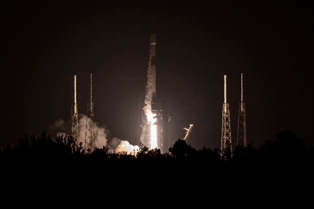 July 9, 2026, Cape Canaveral, Florida, USA: A SpaceX Falcon 9 rocket carrying 29 Starlink satellites, lifts off from Space Launch Complex-40 at Cape Canaveral Space Force Station, Florida, at 5:25 a.m. EDT on July 9, 2026. Cape Canaveral USA  - ZUMAb268 20260709_znp_b268_005 Copyright: xJenniferxBriggsx