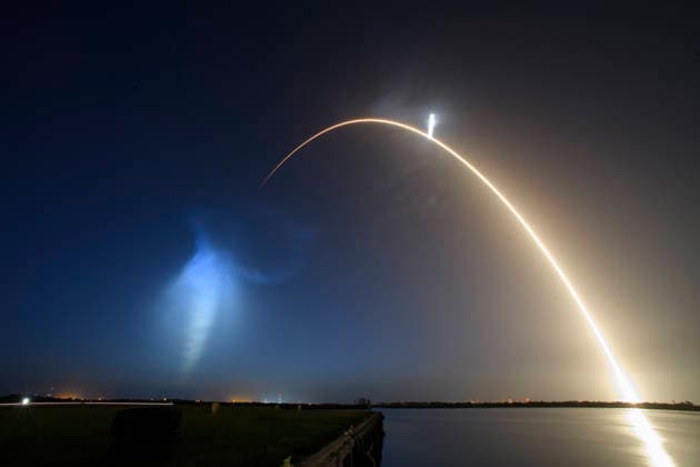 July 9, 2026, Cape Canaveral, Florida, USA: A SpaceX Falcon 9 rocket carrying 29 Starlink satellites, lifts off from Space Launch Complex-40 at Cape Canaveral Space Force Station, Florida, at 5:25 a.m. EDT on July 9, 2026. Cape Canaveral USA - ZUMAb268 20260709_znp_b268_006 Copyright: xJenniferxBriggsx