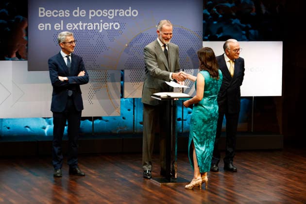 King Felipe presides over the award ceremony for the 44th edition of the La Caixa Foundation’s postgraduate scholarships abroad. King Felipe VI and Isidro Fainé during the award ceremony for the 44th edition of the La Caixa Foundation’s postgraduate scholarships abroad, July 9, 2026, in Madrid, Spain CELEBRITIES LA CAIXA FOUNDATION SCHOLARSHIPS Antonio Gutié Madrid Madrid, Spain Copyright: xAntonioxGutià rrezx 7655512