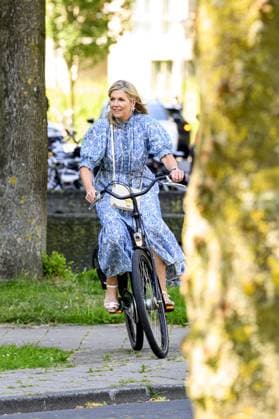 Amsterdam, The Netherlands, 2026-07-09 13:26:29 AMSTERDAM, 09-07-2026, Zuidoost district. Queen Maxima, together with the Minister of Social Affairs and Employment, Hans Vijlbrief, visits the Zuidoost district in Amsterdam as part of the Debt-Free Neighbourhood approach. The purpose of the working visit is to share knowledge regarding area-based working, scaling up successful initiatives, and cooperation with the Foundation for Financial Health in the Netherlands (SFGN). PHOTO: NLBeeld Patrick van Emst Credit: NL Beeld Patrick van Emst  Copyright: xx x