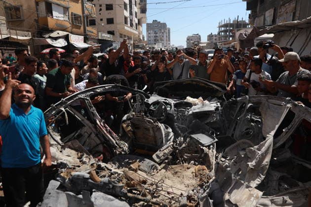 Palestinians gather at site of Israeli strike in western Gaza City Palestinians gather at the site of an Israeli strike that targeted a vehicle west of Gaza City, Gaza Strip, on July 9, 2026. According to local sources, the strike killed one person and wounded others. Photo by Hadi Daoud apaimages Gaza city Gaza Strip Palestinian Territory 090726_Gaza_HD_01(25) Copyright: xapaimagesxHadixDaoudx xapaimagesx