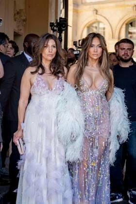 July 9, 2026, Paris, Fra, France: Jennifer Lopez with sister attended the Celia Kritharioti show on Thursday during Paris Haute Couture week. Paris France - ZUMAv140 20260709_zip_v140_007 Copyright: xReginaxVoroninax