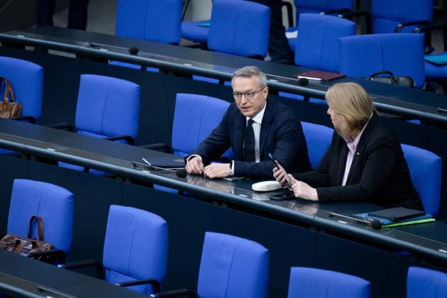 Bundestag, Karsten Wildberger, Bärbel Bas Reichstagsgebäude, Bundestag, Sitzungswoche, Karsten Wildberger, Bundesminister für Digitalisierung und Staatsmodernisierung, Bärbel Bas, Bundesministerin für Arbeit und Soziales Berlin Berlin GER *** Bundestag, Karsten Wildberger, Bärbel Bas, Reichstag Building, Bundestag, session week, Karsten Wildberger, Federal Minister for Digitalization and State Modernization, Bärbel Bas, Federal Minister of Labor and Social Affairs, Berlin, Berlin, GER