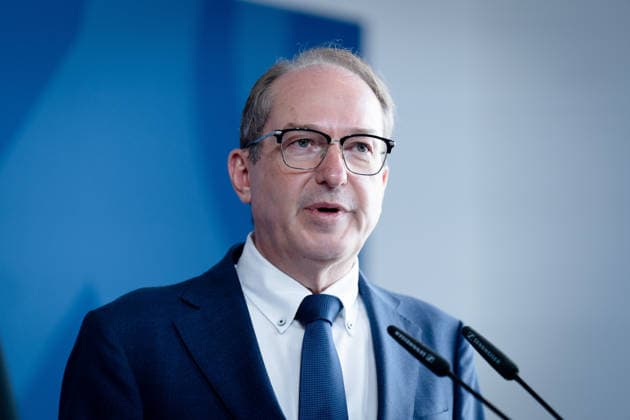 Bundesinnenminister, Alexander Dobrindt Berlin, Bundesministerium des Innern, Bundesinnenminister, Alexander Dobrindt Berlin Berlin GER *** Federal Minister of the Interior, Alexander Dobrindt, Berlin; Federal Ministry of the Interior; Federal Minister of the Interior, Alexander Dobrindt, Berlin; Berlin, GER