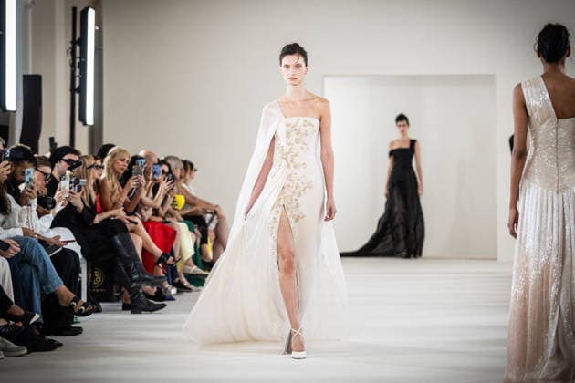 PFW HC Rami Al Ali Catwalk NB A model walks the runway during the Rami Al Ali Haute Couture Fall Winter 2026 2027 show as part of Paris Fashion Week on July 09, 2026 in Paris, France. Photo by Nasser Berzane ABACAPRESS.COM Paris France  Copyright: xBerzanexNasser ABACAx