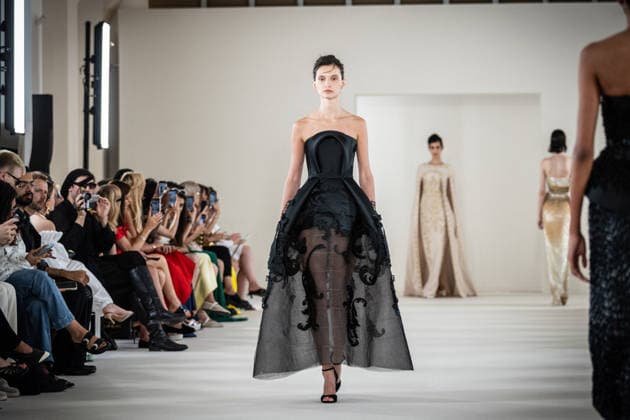 PFW HC Rami Al Ali Catwalk NB A model walks the runway during the Rami Al Ali Haute Couture Fall Winter 2026 2027 show as part of Paris Fashion Week on July 09, 2026 in Paris, France. Photo by Nasser Berzane ABACAPRESS.COM Paris France  Copyright: xBerzanexNasser ABACAx