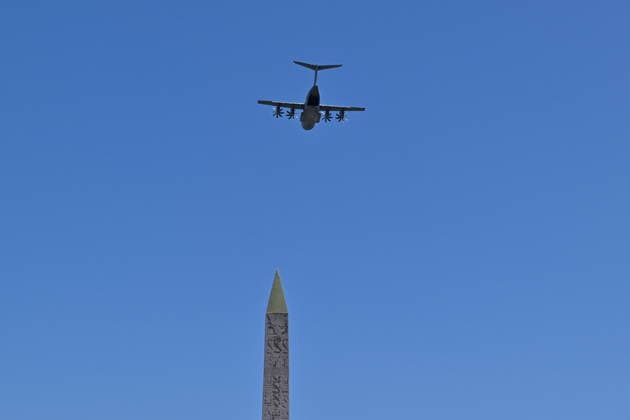 Bastille Day parade rehearsal in Paris PARIS, FRANCE - JULY 09: Fighter jets fly during a rehearsal for the upcoming Bastille Day parade on the Champs-Elysees avenue in Paris, France, on July 09, 2026. Mustafa Yalcin Anadolu Paris France. Editorial use only. Please get in touch for any other usage.  Copyright: x2026xAnadoluxMustafaxYalcinx