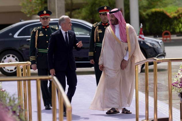 July 9, 2026, Jeddah, Saudi Arabia: Prime Minister Mark Carney, left, speaks with Saudi Arabia s Crown Prince Mohammed bin Salman as he arrives at the Royal Palace in Jeddah, Saudi Arabia, Thursday, July 9, 2026. Jeddah Saudi Arabia  - ZUMAc35_ 20260709_zaf_c35_005 Copyright: xAdrianxWyldx