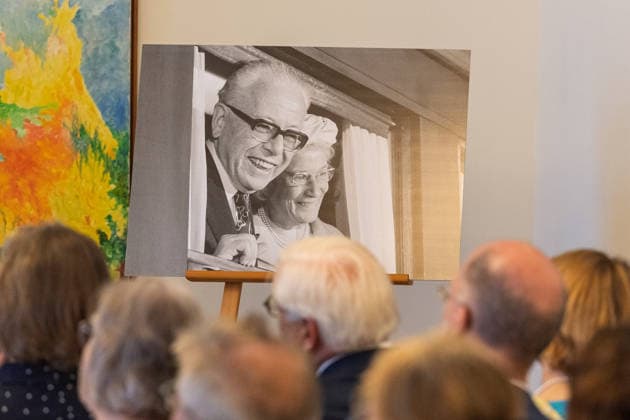 Gedenkveranstaltung 50. Todestag Bundespräsident Gustav Heinemann Bundespräsident Frank-Walter STEINMEIER hält die Ansprache bei der Gedenkveranstaltung zum 50. Todestag von Bundespräsident a.D. Gustav HEINEMANN in der Villa Hammerschmidt in Bonn. Der SPD-Politiker war von 1969 bis 1974 das dritte Staatsoberhaupt der Bundesrepublik Deutschland. Bonn Nordrhein-Westfalen Deutschland *** Commemoration Ceremony Marking the 50th Anniversary of the Death of Federal President Gustav Heinemann Federal President Frank-Walter STEINMEIER delivers a speech at the commemoration ceremony marking the 50th anniversary of the death of former Federal President Gustav HEINEMANN at Villa Hammerschmidt in Bonn. The SPD politician served from 1969 to 1974, Copyright: xMarcxJohnx