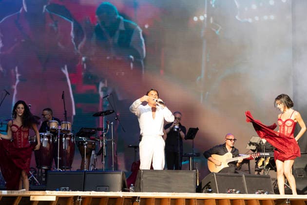 09.07.2026, Locarno, Piazza Grande, Moon and Stars, Sal Da Vinci Locarno Piazza Grande Ticino Switzerland *** July 9, 2026, Locarno, Piazza Grande, Moon and Stars, Sal Da Vinci, Locarno, Piazza Grande, Ticino, Switzerland Copyright: xJustPictures.ch AlexanderxRaemyx jp-de-AlRa-DSC01496