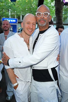 Pierre Sanoussi-Bliss mit Freund Dennis Ortmann bei der Restaurant Bellucci La Grande Bellezza Sommerparty in Berlin am 09.07.2026 *** Pierre Sanoussi Bliss with his friend Dennis Ortmann at the Bellucci La Grande Bellezza summer party in Berlin on July 9, 2026