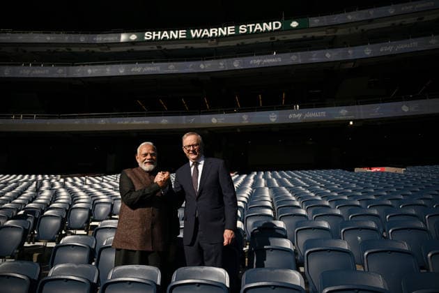 NARENDRA MODI AUSTRALIA VISIT, Indian Prime Minister Narendra Modi (left) and Australian Prime Minister Anthony Albanese pose for a photo in the Shane Warne stand during a visit to the Melbourne Cricket Ground in Melbourne, Friday, July 10, 2026. ( NO ARCHIVING MELBOURNE VICTORIA AUSTRALIA  Copyright: xJOELxCARRETTx 20260710165367604644