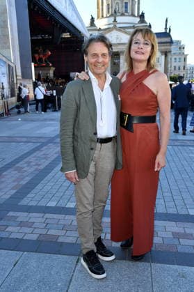 Classic Open Air - Berlin Wolfgang Bahro mit Ehefrau Barbara Bahro beim Classic Open Air auf dem Gendarmenmarkt in Berlin am 09.07.2026 *** Classic Open Air Berlin: Wolfgang Bahro with his wife Barbara Bahro at the Classic Open Air on the Gendarmenmarkt in Berlin on July 9, 2026 Copyright: xEventpressxBerndtx